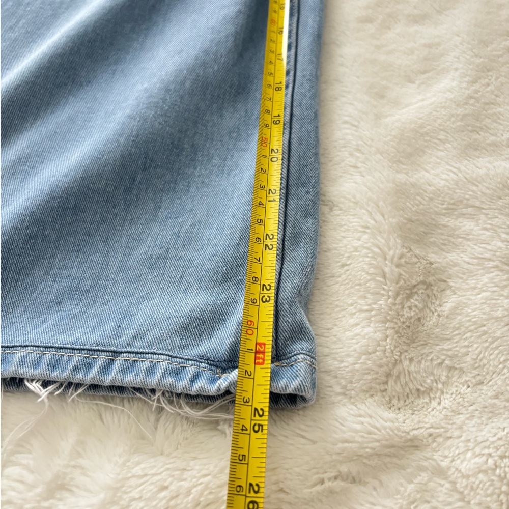 EUC- High Waist Women's wide leg Jeans with double button wore once very cute! - Picture 12 of 14